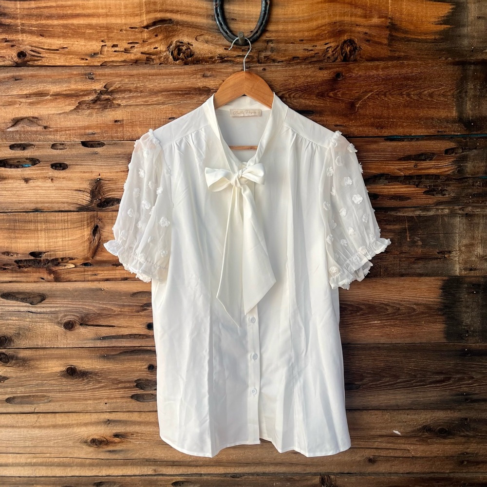 BELLE POGUE | Bow-Tie White Puff Sleeve Blouse L